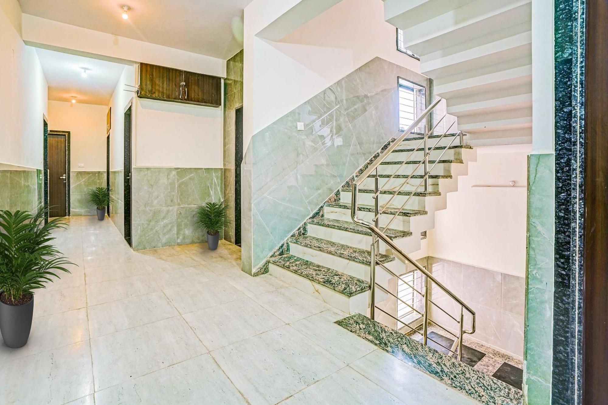 Hotel O Ssg Бопал Екстериор снимка